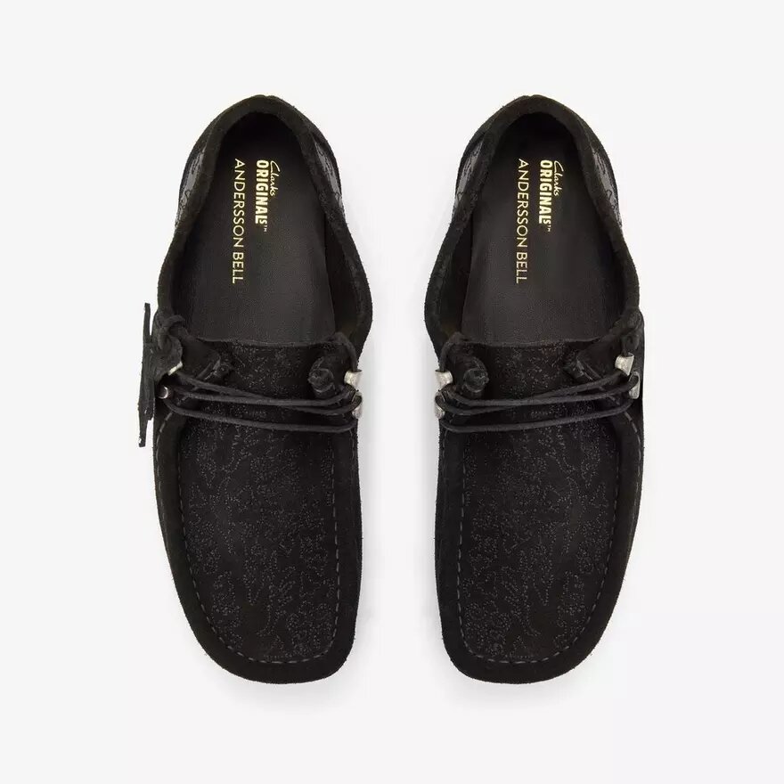 Andersson Bell X Wallabee Svart broderi Andersson Bell X Wallabee Svart broderi