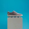 Brodin Seam – gråa sneakers i mocka för herr