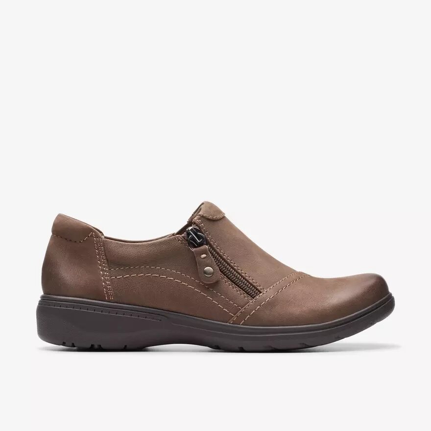 Carleigh Ray slip-ons för dam i taupe nubuck Carleigh Ray slip-ons för dam i taupe nubuck