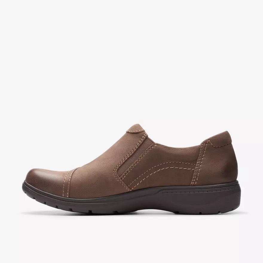 Carleigh Ray slip-ons för dam i taupe nubuck Carleigh Ray slip-ons för dam i taupe nubuck