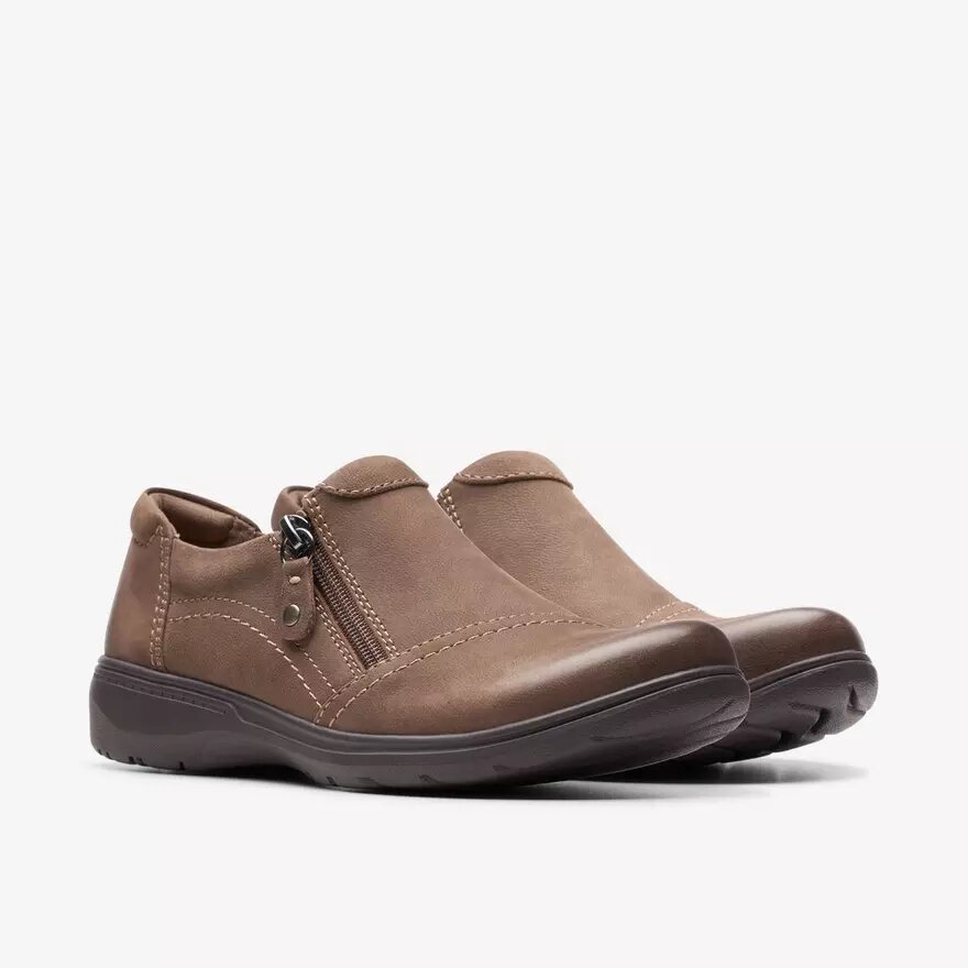 Carleigh Ray slip-ons för dam i taupe nubuck Carleigh Ray slip-ons för dam i taupe nubuck