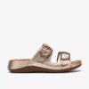 Cecily Step – platta sandaler i champagnefärgat läder för damer