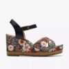 Chicly Floral – svarta kilklackar med blommönster för damer Chicly Floral – svarta kilklackar med blommönster för damer