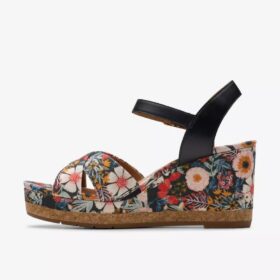 Chicly Floral – svarta kilklackar med blommönster för damer