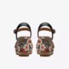 Chicly Floral – svarta kilklackar med blommönster för damer Chicly Floral – svarta kilklackar med blommönster för damer