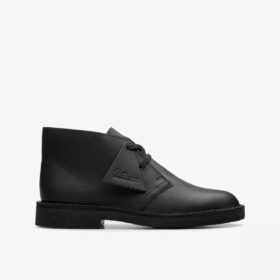 Desert boots för pojkar – äldre modell i svart läder Desert boots för pojkar – äldre modell i svart läder