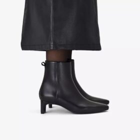 Edina Up svarta läderankelboots för dam