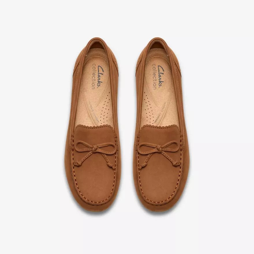 Elliotte Sail Tan Nubuck-mockasiner för dam Elliotte Sail Tan Nubuck-mockasiner för dam