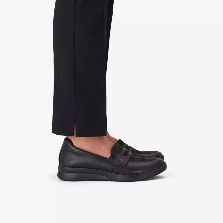 Ellowyn Penny – svarta Slip-ons i läder för damer Ellowyn Penny – svarta Slip-ons i läder för damer