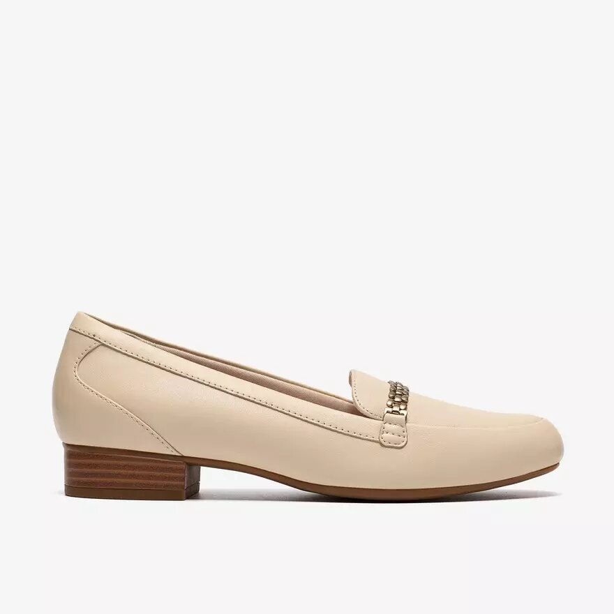 Juliet Mia – slip-ons i krämfärgat läder för damer Juliet Mia – slip-ons i krämfärgat läder för damer