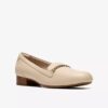 Juliet Mia – slip-ons i krämfärgat läder för damer Juliet Mia – slip-ons i krämfärgat läder för damer