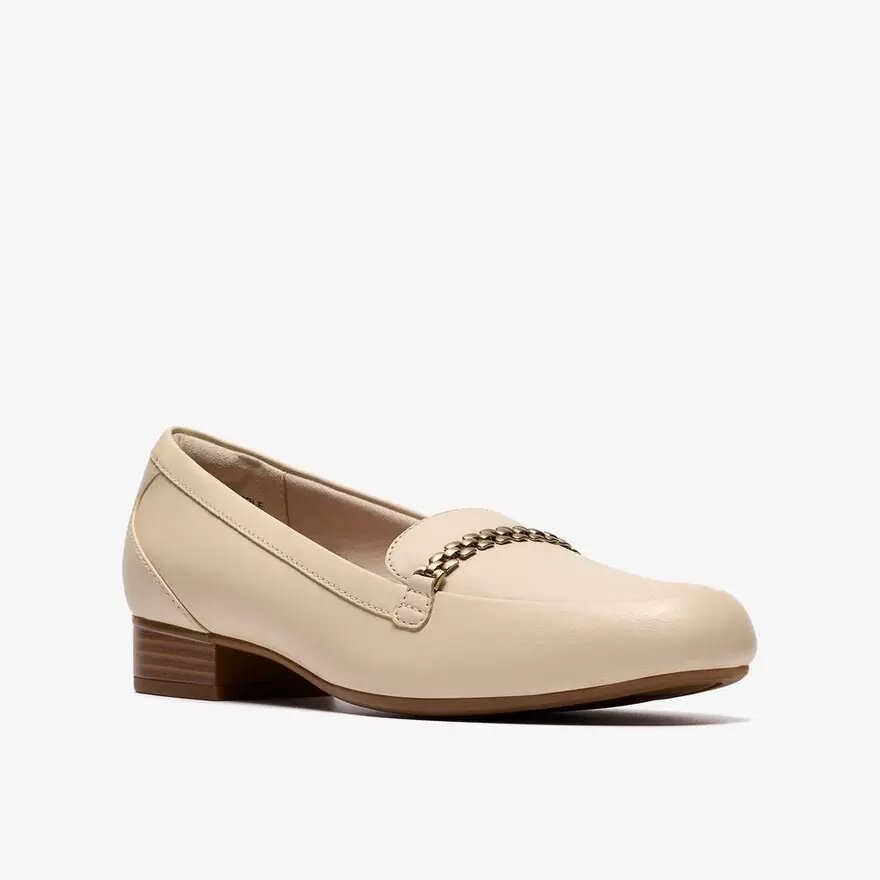 Juliet Mia – slip-ons i krämfärgat läder för damer Juliet Mia – slip-ons i krämfärgat läder för damer