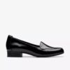 Krystine Lily – svarta Slip-ons i lackläder för damer Krystine Lily – svarta Slip-ons i lackläder för damer