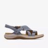 Maelynn Gem, platta sandaler i denimblå nubuck för dam Maelynn Gem, platta sandaler i denimblå nubuck för dam