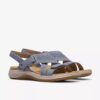 Maelynn Gem, platta sandaler i denimblå nubuck för dam Maelynn Gem, platta sandaler i denimblå nubuck för dam