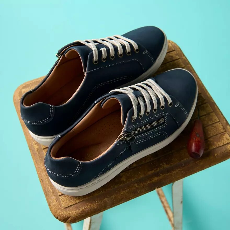 Nalle Lace – Sneakers för damer i marinblå nubuck Nalle Lace – Sneakers för damer i marinblå nubuck