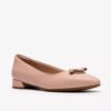 Natalyn Trim – ljusrosa läderslip-ons för dam
