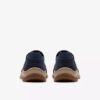 Orlene Slip Navy – slip-on-skor i nubuck för damer