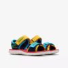 Platta sandaler Surfing Ace med marinblått tryck – USA Platta sandaler Surfing Ace med marinblått tryck – USA