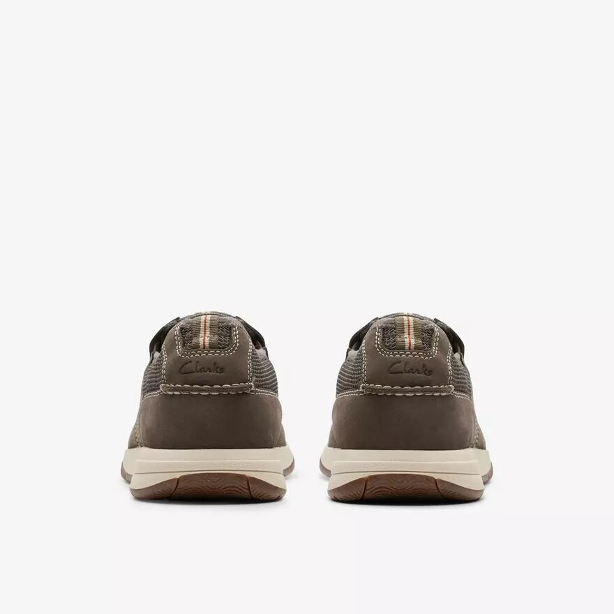 Sailview Step-båtskor för herr i taupe nubuck (utan snörning) i Slip-on-utförande Sailview Step-båtskor för herr i taupe nubuck (utan snörning) i Slip-on-utförande