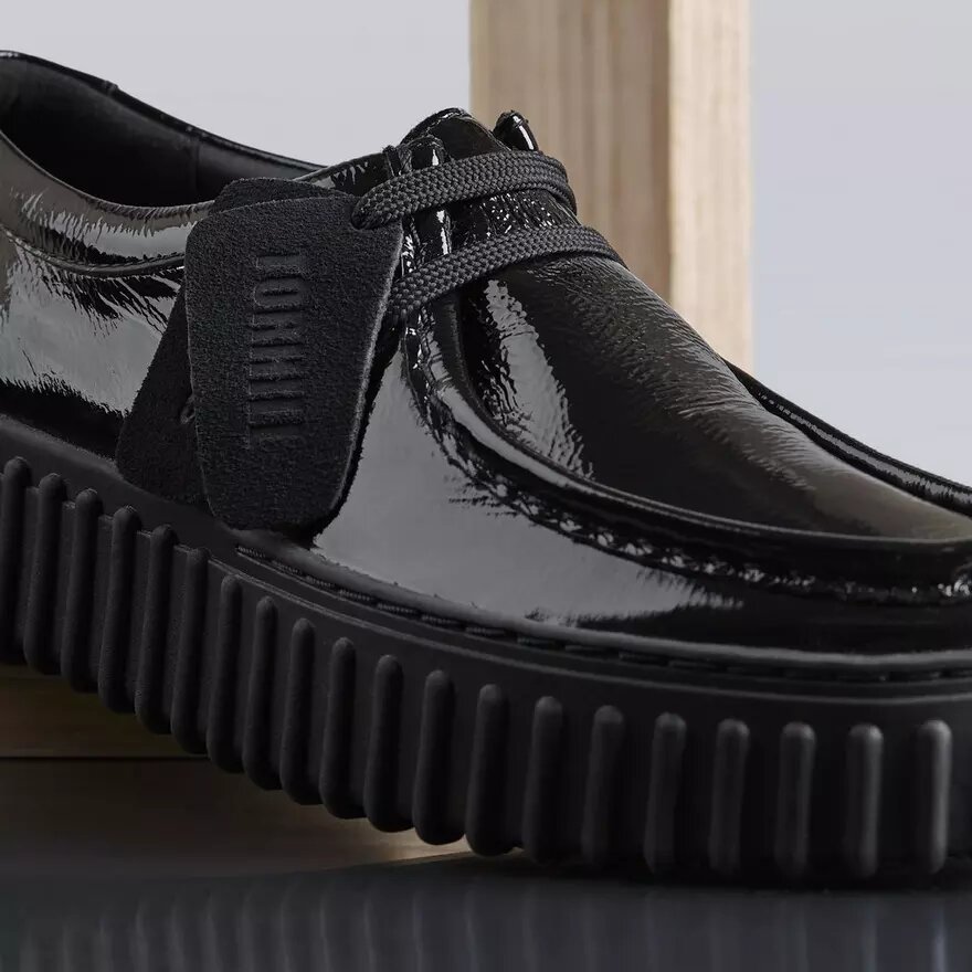 Torhill Bee svart lack Wallabee för dam Torhill Bee svart lack Wallabee för dam