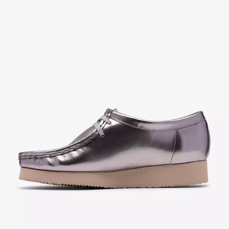 Wallabee 2604 för damer i silverlack Wallabee 2604 för damer i silverlack