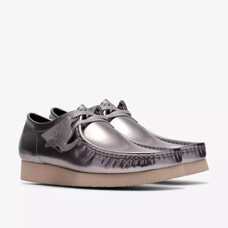 Wallabee 2604 för herrar i silverlack Wallabee 2604 för herrar i silverlack