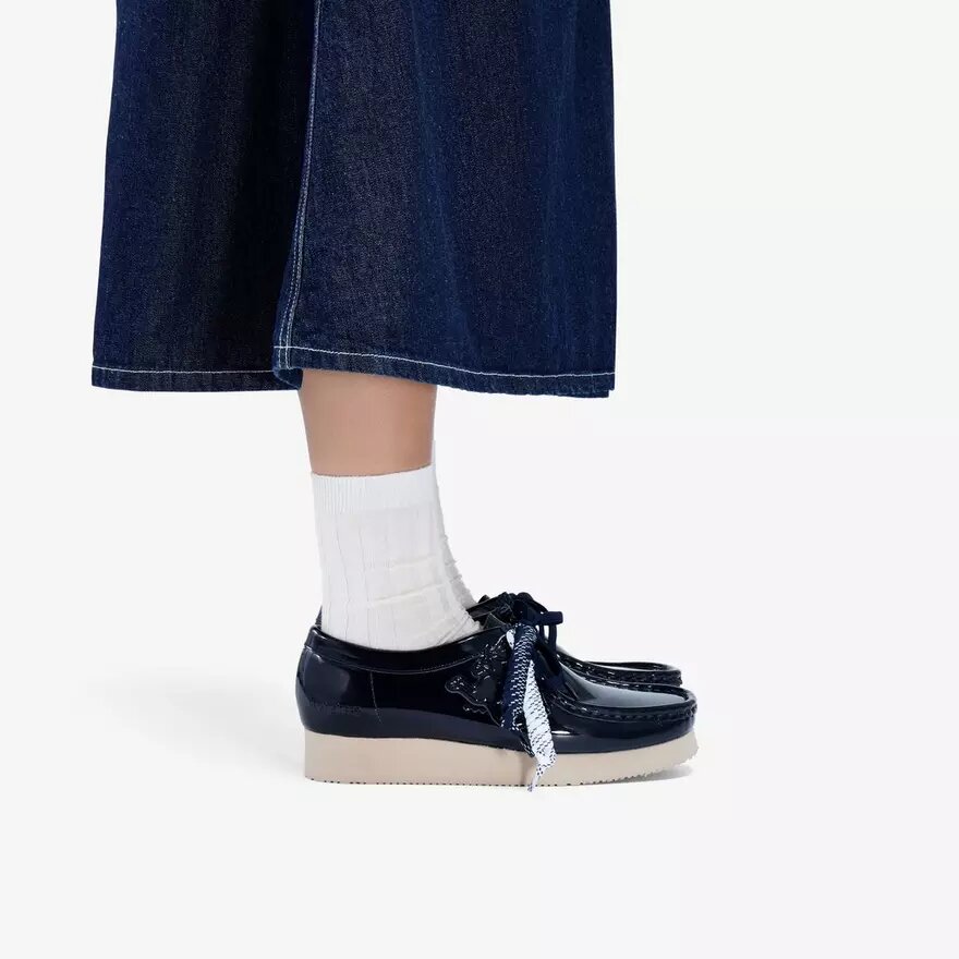 Wallabee 2604 Navy i lack för dam Wallabee 2604 Navy i lack för dam