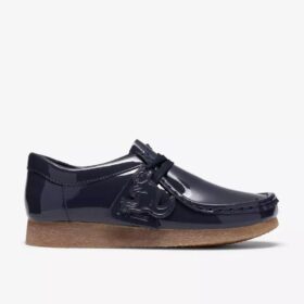 Wallabee Big Kid för pojkar, marinblå lackade Wallabees