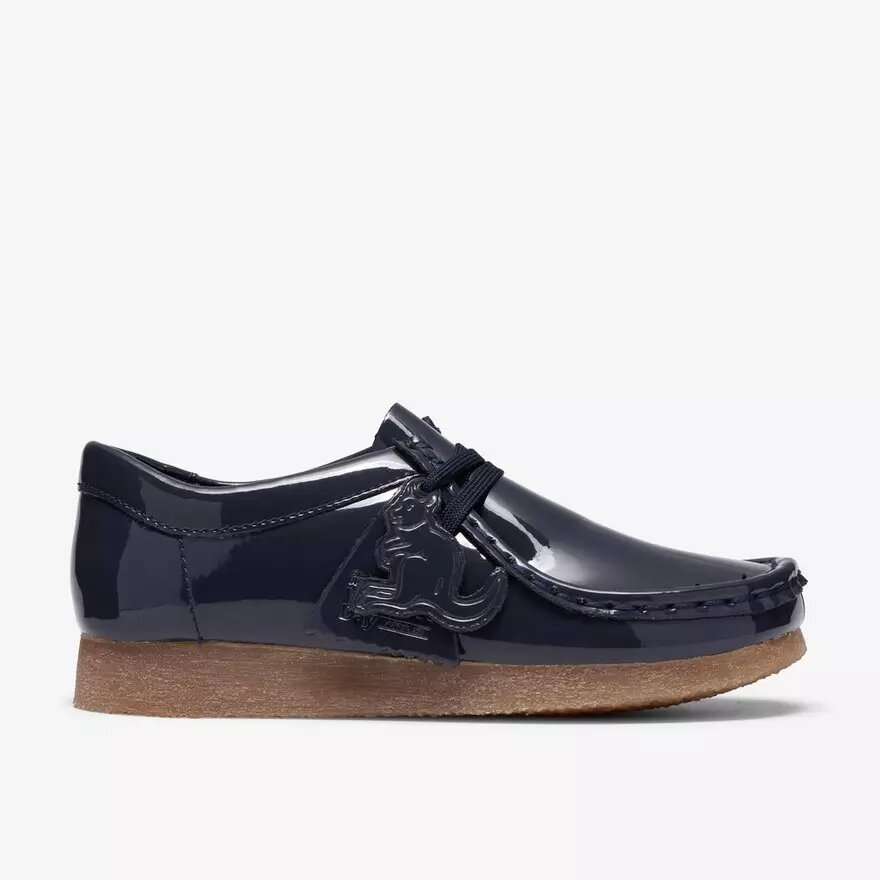 Wallabee Big Kid för pojkar, marinblå lackade Wallabees Wallabee Big Kid för pojkar, marinblå lackade Wallabees