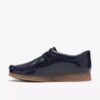 Wallabee Big Kid för pojkar, marinblå lackade Wallabees Wallabee Big Kid för pojkar, marinblå lackade Wallabees