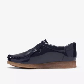 Wallabee Big Kid för pojkar, marinblå lackade Wallabees