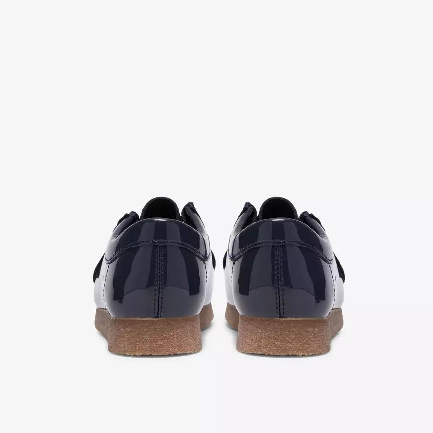 Wallabee Big Kid för pojkar, marinblå lackade Wallabees Wallabee Big Kid för pojkar, marinblå lackade Wallabees