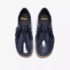 Wallabee Big Kid för pojkar, marinblå lackade Wallabees Wallabee Big Kid för pojkar, marinblå lackade Wallabees