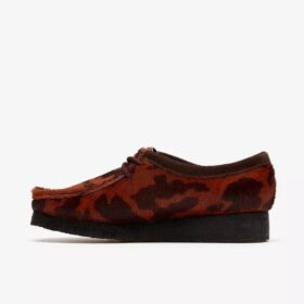 Wallabee för dam. Bruna Wallabees med ko-mönster