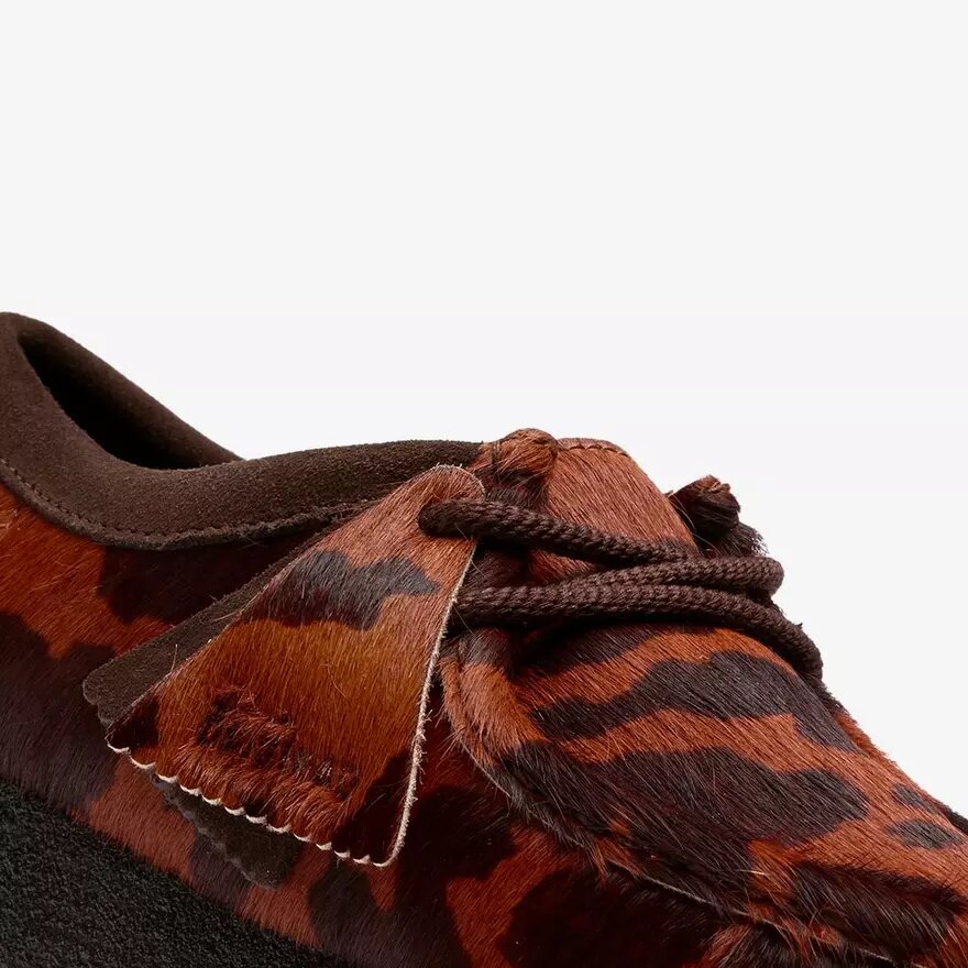 Wallabee för dam. Bruna Wallabees med ko-mönster Wallabee för dam. Bruna Wallabees med ko-mönster