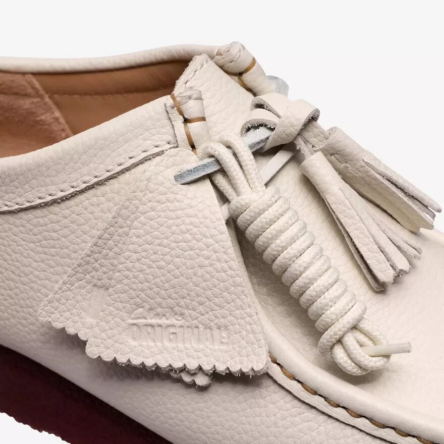 Wallabee för herr i vitt läder Wallabee för herr i vitt läder