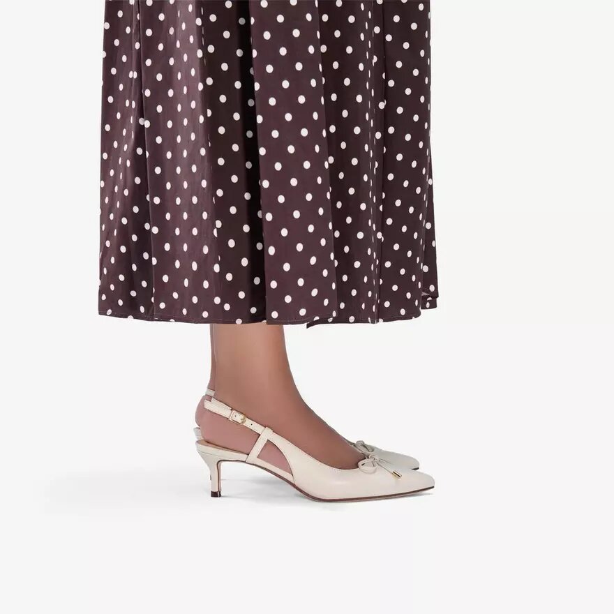 Zarey Bow – pumps i krämfärgat läder för damer Zarey Bow – pumps i krämfärgat läder för damer